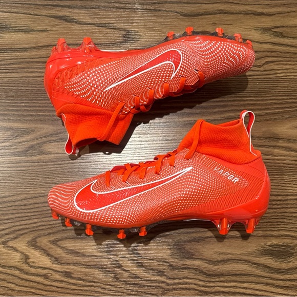 Size 11 Nike Vapor Untouchable Pro 3 Football Cleats Orange 917165-800 NEW